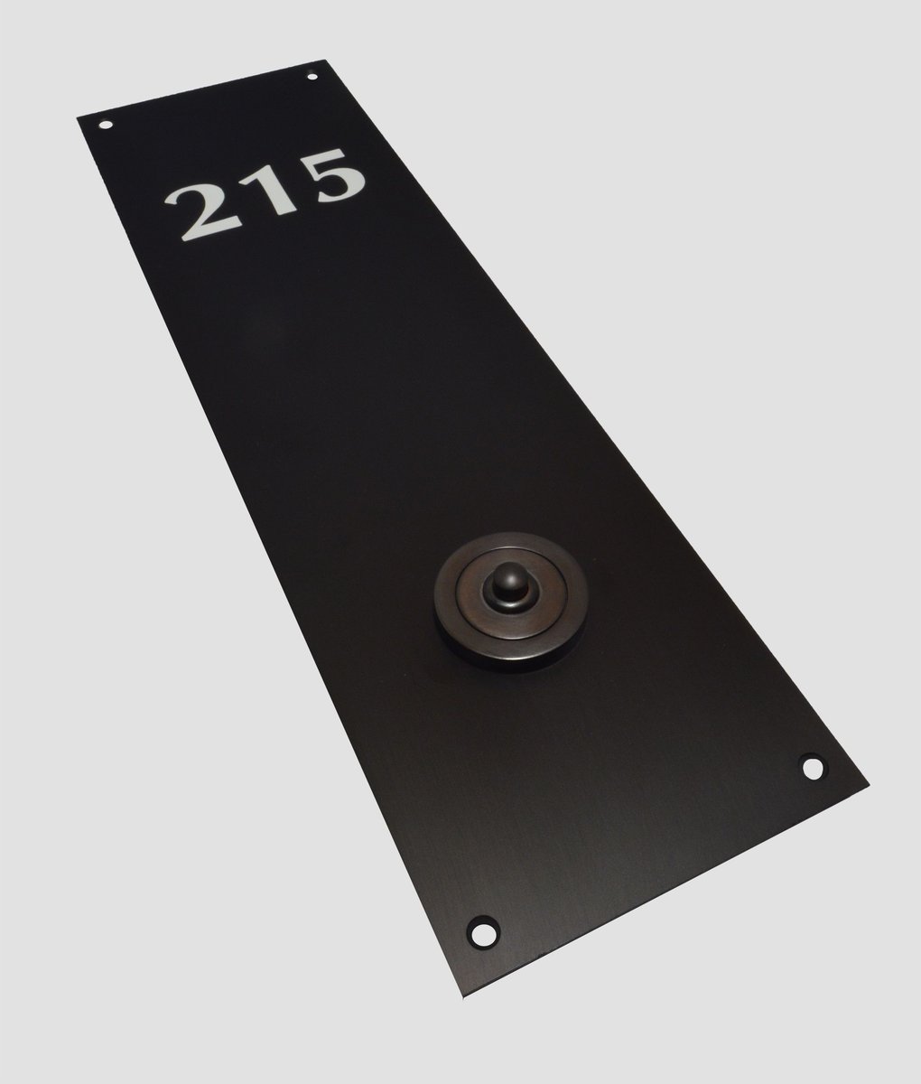 AH_Brass's tweet photo. Here is a bespoke bell push on plate, made for the customer with engraved door numerals

#ironmongery #interiordesign #architecture #architcturalhardware #hardware #london #homedecor #picoftheday #architect #interiordesigner #bespoke #design #interior #custom #bellpush #numerals https://t.co/vQL11R3vZK