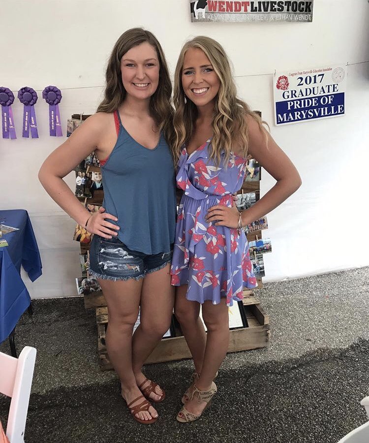 LShanklin_'s tweet photo. SCREAMING HAPPY BIRTHDAY TO MY BEST FRIEND ❤️ thank you for always being there for me &amp; letting me annoy you when I fail to make up my own mind 😛 love you very much &amp; I hope you have the best day big booty Z 💗💗 https://t.co/0RWN2yO8dL