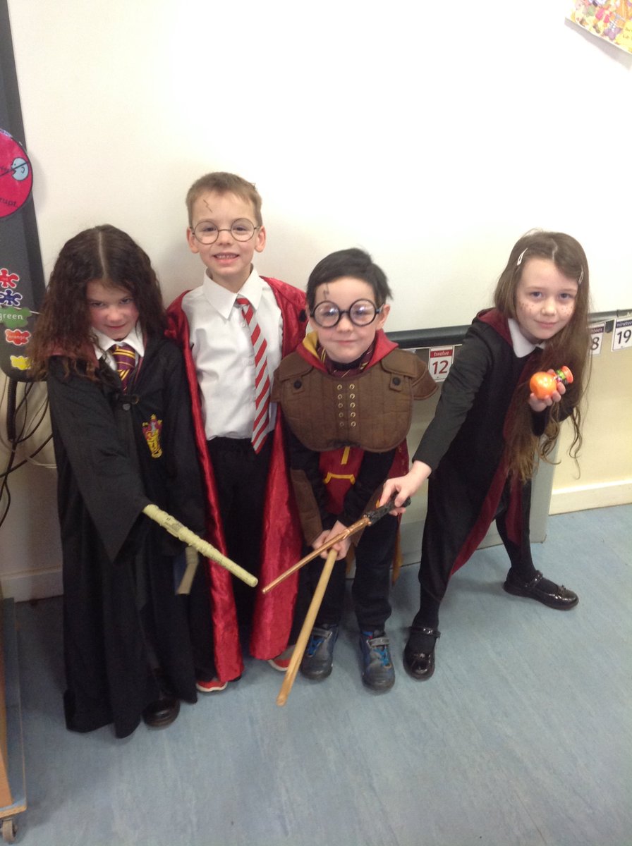 SpiresIPS's tweet photo. Celebrating World @WorldBookDayUK @regisschoolrrs https://t.co/BtJWTmtKLz