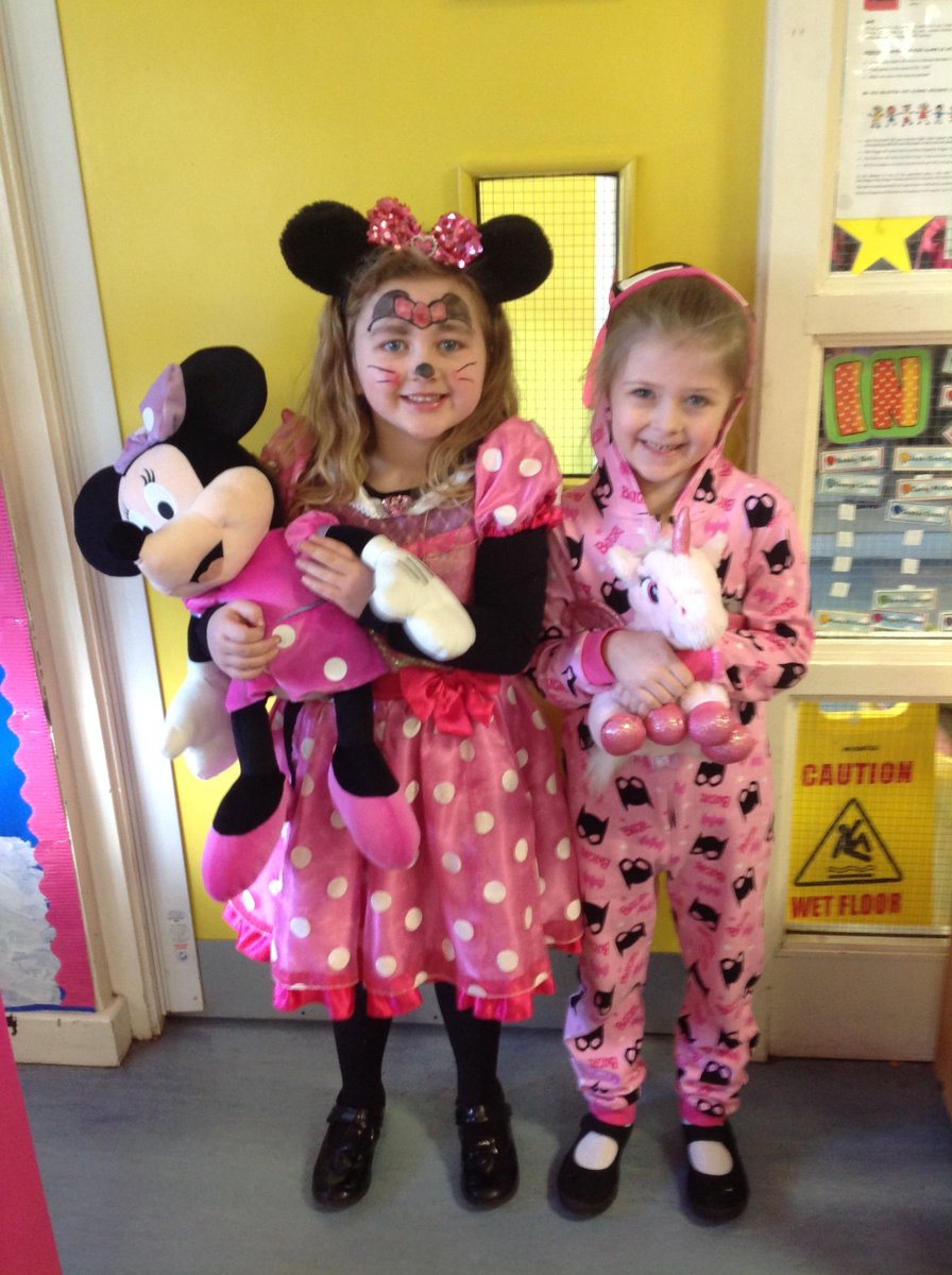 SpiresIPS's tweet photo. Celebrating World @WorldBookDayUK @regisschoolrrs https://t.co/BtJWTmtKLz