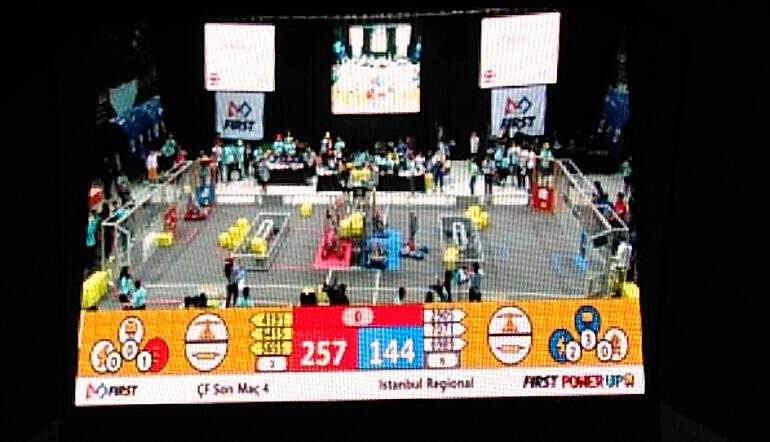 Yarı finaldeyiz!! #frcistanbulregional2018 #morethanrobots #semifinals #FRC <a href="/fatihguldal/">Fatih Güldal</a> <a href="/burhansengun/">burhan şengün</a> <a href="/kabatas1908/">Kabataş Erkek Lisesi</a> <a href="/GRT6415/">GRT-6415</a>