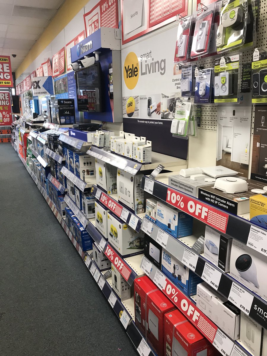 Maplin_MAN's tweet photo. Whoa all our CCTV’s on closing down sale prices? Yes! Come in and grab something at great value. One it’s gone, it’s gone! So why not come into @manchesterfort today? https://t.co/zT06LtgOKC