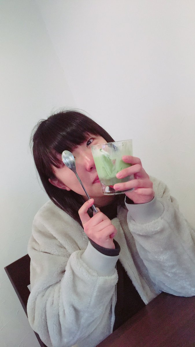 Rena_429's tweet photo. March 7th.  受験生終了(?!) でスケート⛸❄️ からのスタバ😋💗 めっちゃ笑ったし動いたし、楽しかった楽しかった🤣
また行きたいな💭

8th. ノリでバス乗ってロールアイスからのポス！ シュエットで卒業ソングかかって3人で大号泣😭 プリクラは最悪にもれなかった🤣これもいい思い出😌💗 https://t.co/1lX4j03Gch