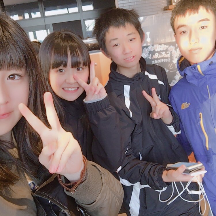Rena_429's tweet photo. March 7th.  受験生終了(?!) でスケート⛸❄️ からのスタバ😋💗 めっちゃ笑ったし動いたし、楽しかった楽しかった🤣
また行きたいな💭

8th. ノリでバス乗ってロールアイスからのポス！ シュエットで卒業ソングかかって3人で大号泣😭 プリクラは最悪にもれなかった🤣これもいい思い出😌💗 https://t.co/1lX4j03Gch