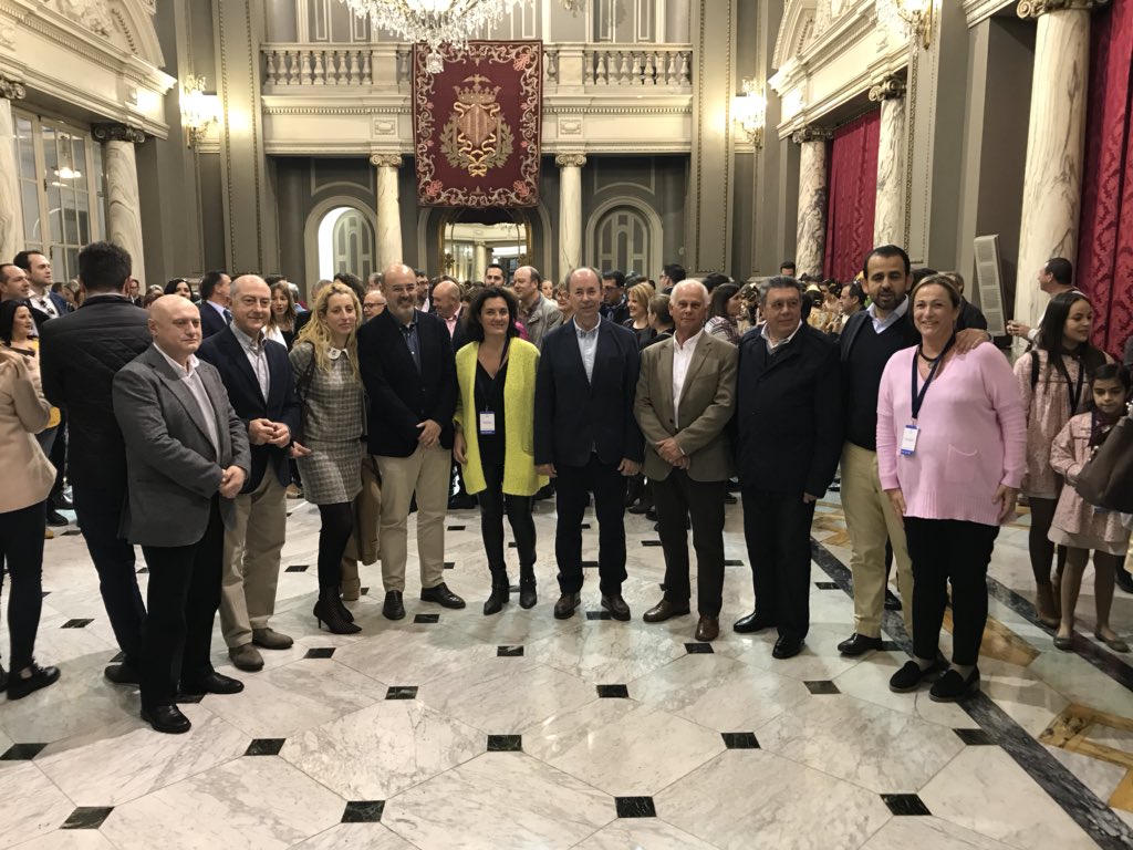 popularesVLC's tweet photo. Recepción Fallera a los alcaldes y concejales de los pueblos y ciudades de Valencia #Falles2018 https://t.co/K0OMsVsbrE