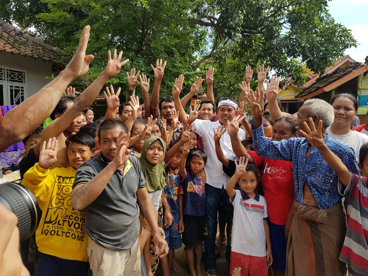 Malam ini merupakan malam Debat terbuka pertama live <a href="/KompasTV/">KOMPAS TV</a>. 
#DM4JabarTuntas