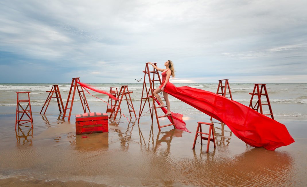 If you missed the exhibition you can now buy the book from @PenWorksMedia featuring inspiring stories and beautiful images from around the world lacuna.org.uk/equality/rape-… #metoo #timesup