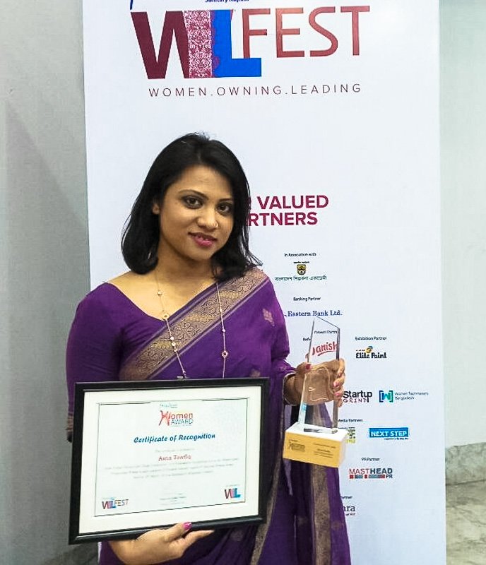 cleancooking's tweet photo. Congratulations to our Bangladesh Market Manager @AsnaTowfiq88 on winning the 'Progressing Women Leader' of 2018 award at the 4th Inspiring Women Awards! #WILfest https://t.co/Ziv87B25Sm