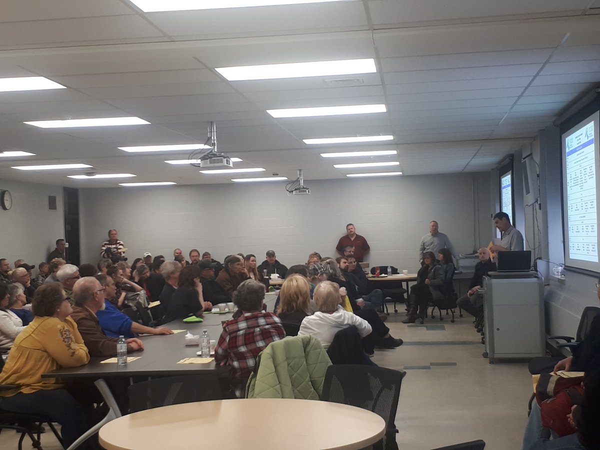 WaitoPotato's tweet photo. Custodian Workshop is now underway @RCDSB. https://t.co/Ok8vHo61Ky