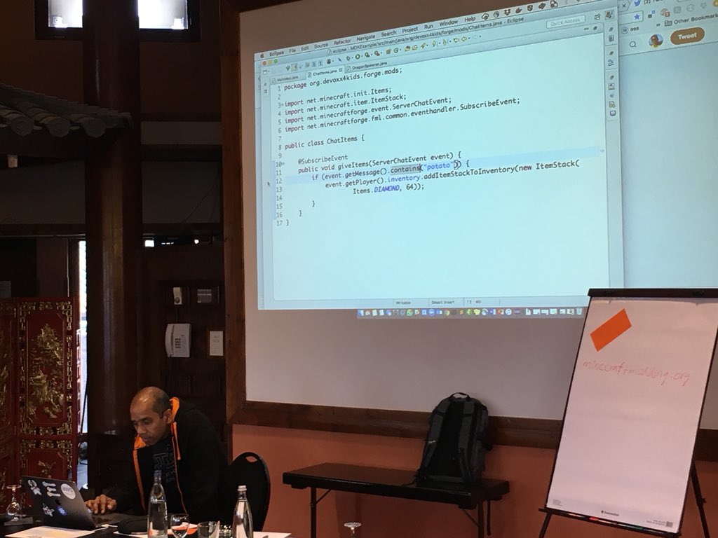 sebi2706's tweet photo. @arungupta showing the most important feature of any IDE : the debugger 👍 #JavaLand #javaland4kids #minecraftmoding https://t.co/ctMHNUW8CO