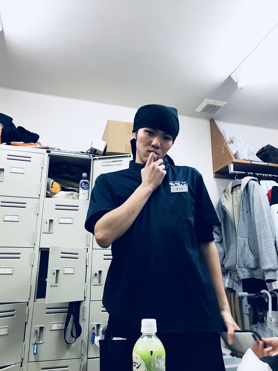 M________inori's tweet photo. 最後のゆうやさん涙涙（あご）
かなしーよーーーー😭

また緑井のきんぐにあそびに来てください🙌🙌
今までありがとうございました。 https://t.co/h3TKnxavT0