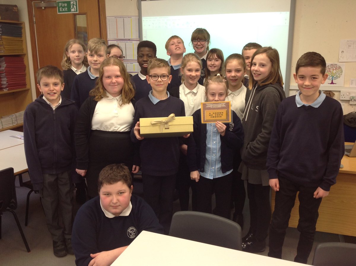 swallowdaleps's tweet photo. Class 14 won the Golden Lunchbox today so will be able to choose a lesson of their choice. #proudteacher #votingtomorrow https://t.co/wkMfJ5hDHS