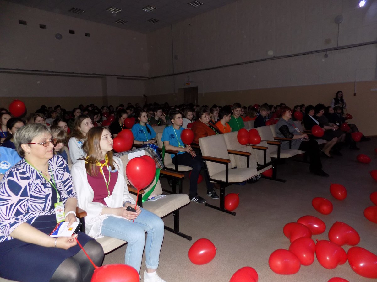 FrakciaERIOD's tweet image. Анна Малышкина поприветствовала участников форума волонтеров «Доброволец», прошедшего в Ивановском районе, и вручила благодарности @Ivoblduma.

Форум приурочен к открытию #ГодДобровольца. В Иван. районе работает 13 волонтерских отрядов, которые объединяют более 300 ребят.

#ЕР37