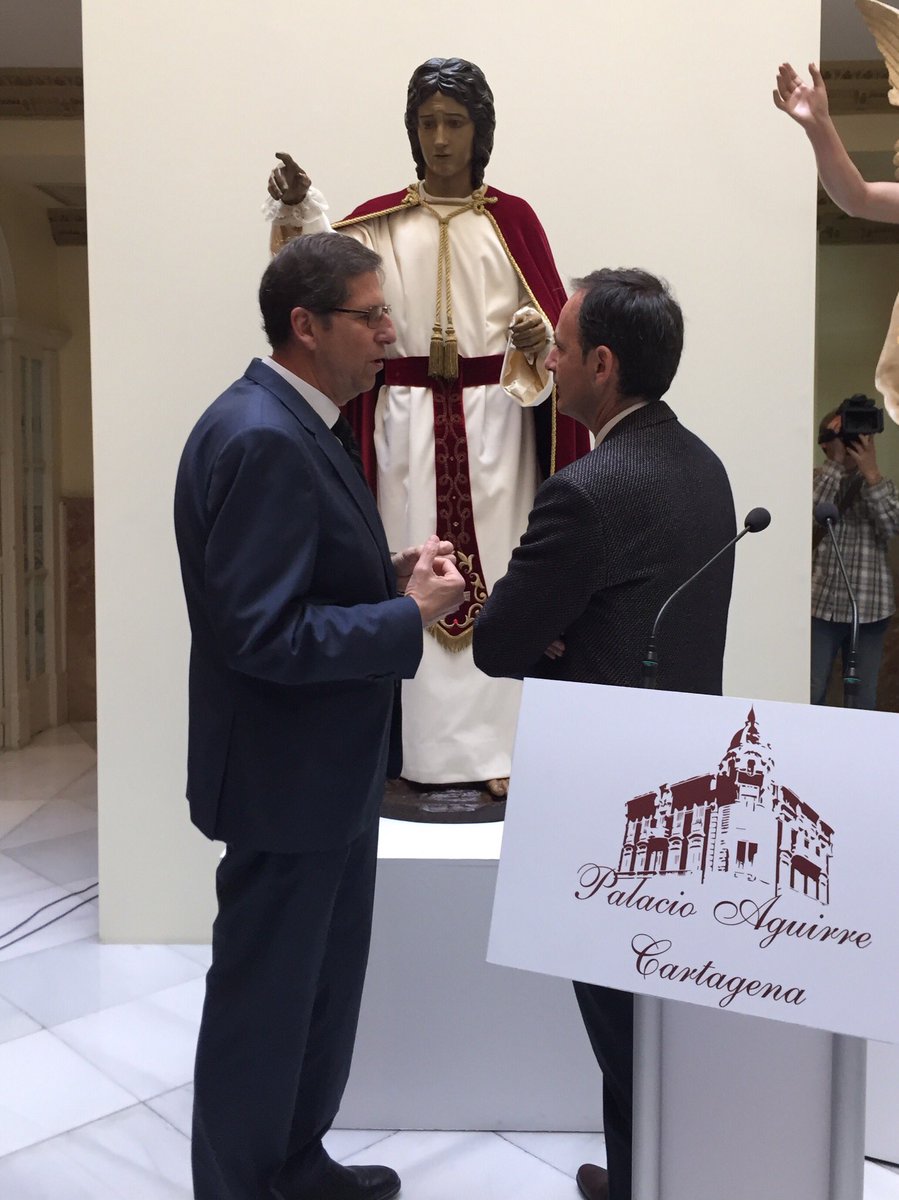cofradiamarraja's tweet image. El Palacio de Aguirre ha sido escenario de la presentación de la imagen restaurada de @SanJuanMarrajo de #Capuz (1943), junto al Ángel de @sanjuancali y la Samaritana de @SanPedroCT. Los trabajos han sido llevados a cabo por el Centro de Restauración de la @regiondemurcia.