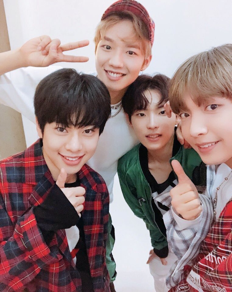 DYFvtw0VQAIuhgv.jpg:orig