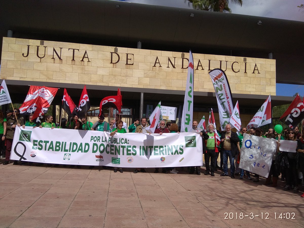 usteaeducacion's tweet photo. El profesorado interino andaluz inunda las calles de Sevilla para exigir un plan de #Estabilidadinterina https://t.co/GwDQVccauG