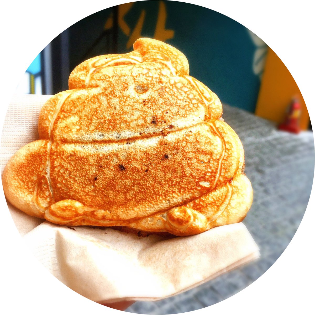 fuwa_tanabe's tweet photo. わっ！
もっちもちの生地に
とろーりチョコレート。
まさかの美味しかった日。

#韓国旅行
#seoul
#サムジキル
#人人
#쌈지길
#ssamzigil
#仁寺洞
#인사동
#Insadong
#roundobject
#k2roundobjects 
#ああ日 https://t.co/hbpCbihQ61