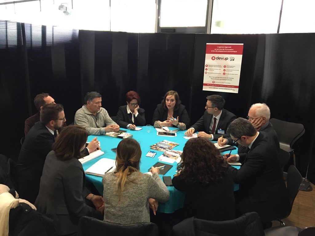 Devup_'s tweet image. #RREE2018 rencontres régionales de l’économie et de l’emploi en @RCValdeLoire avec @Devup_ @poleemploi_RCVL @apec_cvl @Prismemploi @Syntec_Inge. Démarrage des tables rondes