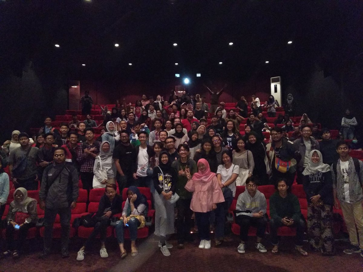 Applause buat #SekalaNiskala 👏 Congrats <a href="/kamilandini/">Kamila Andini</a> buat filmnya. Salam manis dari Kota Malang... 😊