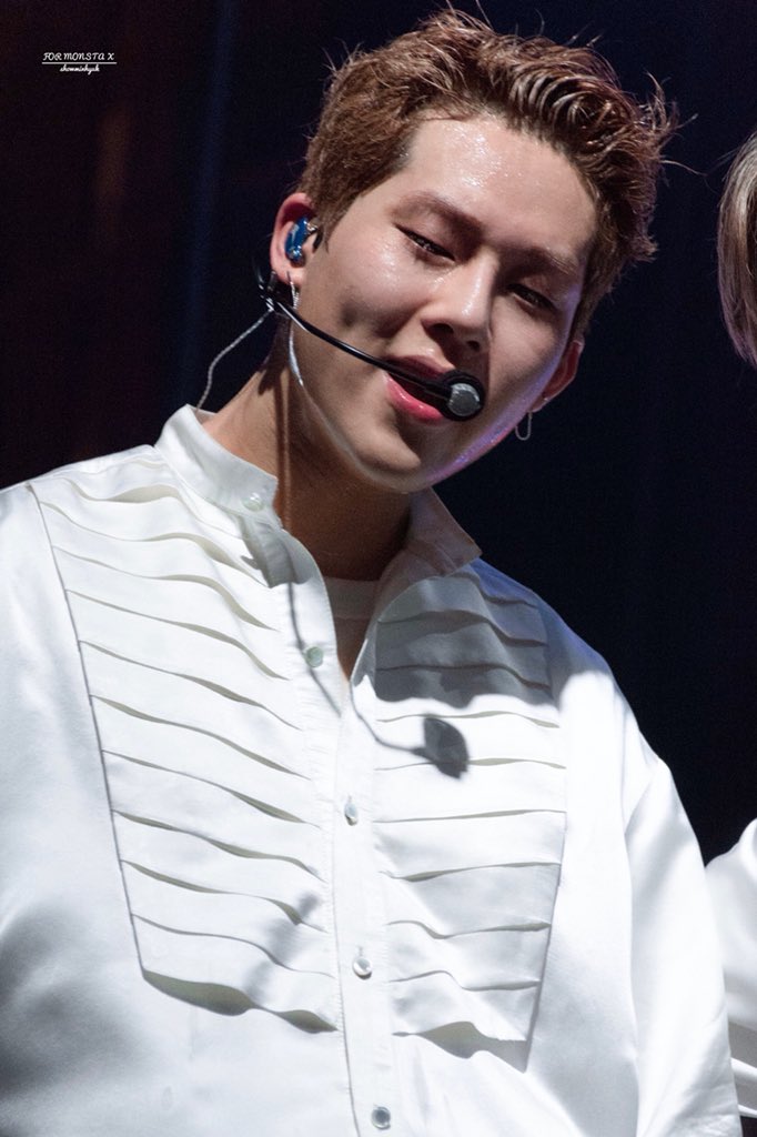 imckkungg's tweet photo. 【HD】180303 HSBC SPECIAL SHOW

i miss you so much 😭✨

#JOOHEON #MONSTA_X #MONSTAXinSG #MONSTAXHSBC #주헌 #몬스타엑스 @OfficialMonstaX https://t.co/dBIyHFIf1q