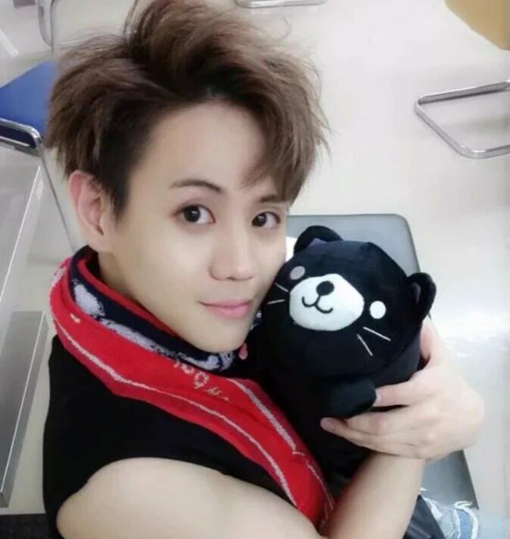 one_pi04's tweet photo. 94LINE 福岡県 よそぷさん🐏🎀
HIGHLIGHT❤️LIGHT
 "나의 위로 요섭 오빠"💛
HIGHLIGHTだいすきです🤗
らいとの皆さん💡
仲良くしてください:)
#HighLightが好き過ぎて仕方ない人rtそしてフォローの輪を広げようの巻 https://t.co/K2hiJmez0y