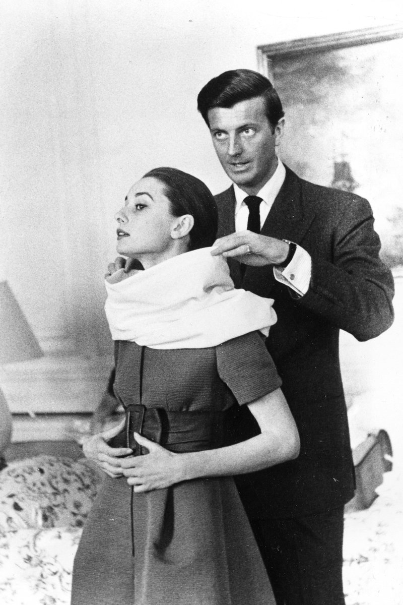 VogueSpain's tweet photo. [VOGUE NEWS] Ha fallecido Hubert de Givenchy. Fue más que un diseñador; fue un CREADOR de personalidad. 
↓
https://t.co/x5jW8Z20RT https://t.co/lGcZvBUhfp