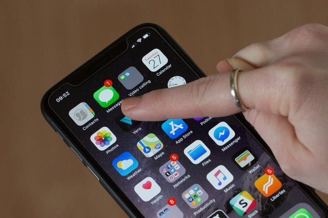 stacktechnology's tweet image. #Workzen: Workplace apps directly undermine business's bottom line. Most workers toggle between apps 10x an hour, which equates to up to 32 days lost in workplace #productivity, according to new @RingCentral research. Learn more in this @Forbes article: bit.ly/2tEQri3