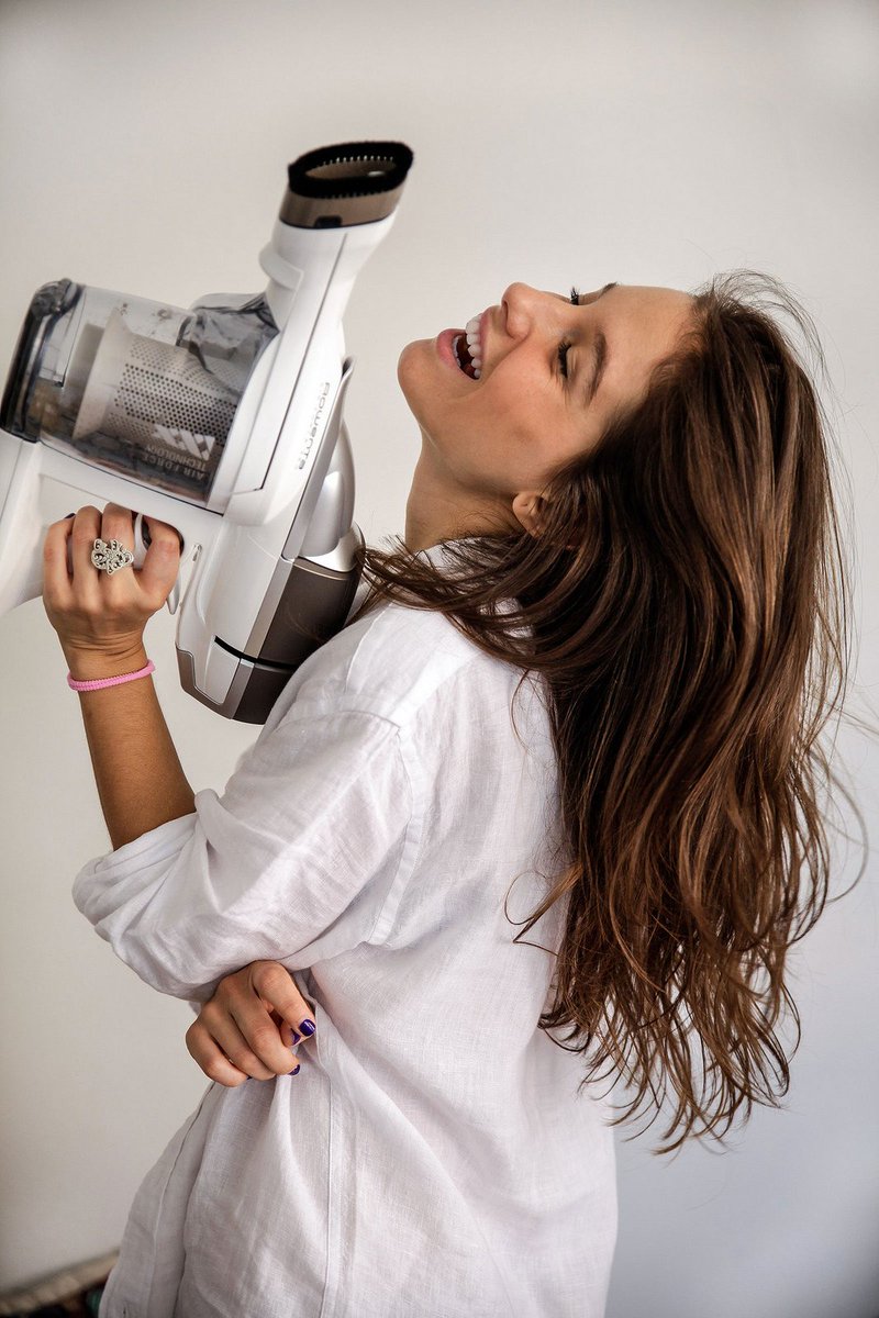 "Es perfecto para ir de aquí para allá por toda la casa sin pensar en si se desenchufará el cable o no" #AirForce360 por <a href="/theguestgirl/">Laura Santolaria</a>