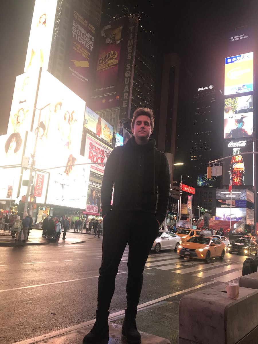 ILoveSarajevo's tweet photo. N Y C ‘18 ❤️ By Night! 

#TimesSquare #LifeIsGorgeous 🍀 https://t.co/viZdPCsjWQ