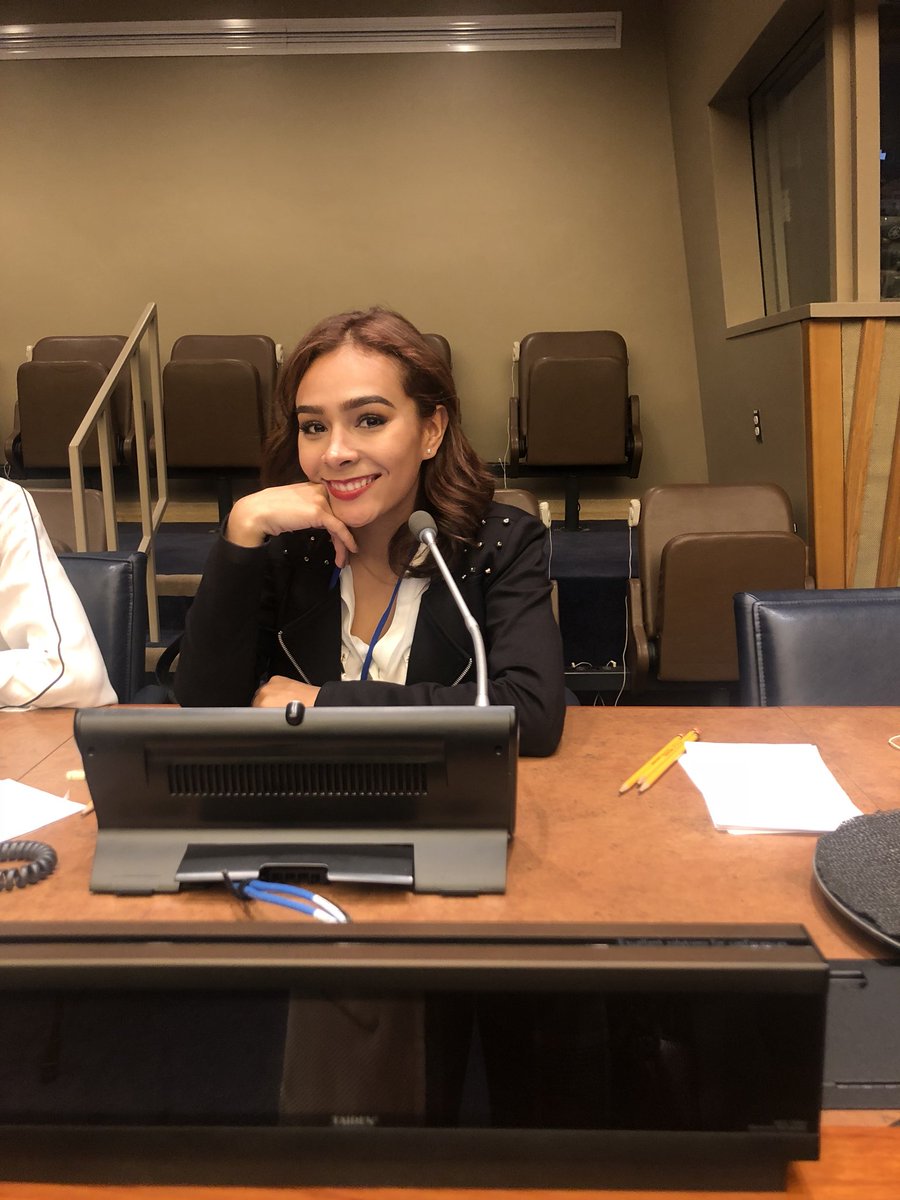 KittyHallal's tweet photo. Mi cara cuando me decían q estaba cabron q vaya a la ONU | mi cara ya que estoy aquí ❤️ https://t.co/HRLs8qcpOB