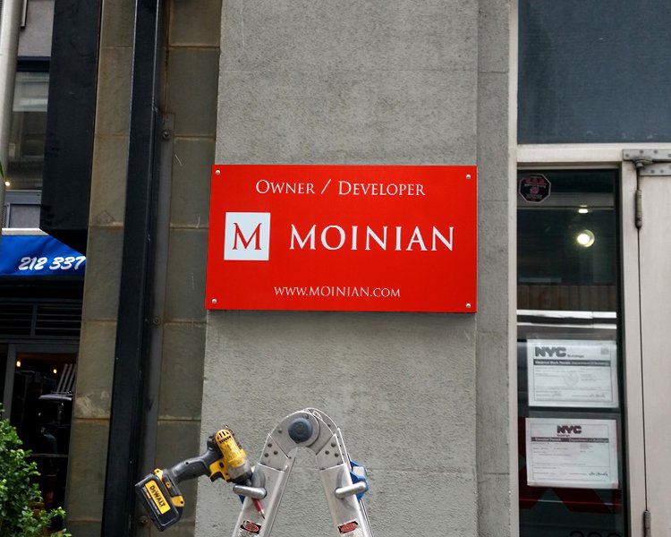 BrooklynSigns's tweet image. Get your STOREFRONT noticed by Extremely Durable DIBOND SIGNAGE which is ultra-smooth, the best option for Exterior Use, Extremely Durable, Waterproof and Rustproof. Visit our Website  - goo.gl/LqvKCH

#Dibondsigns #retailstoresigns #Gloss #Vinylprinting #Aluminiumsigns