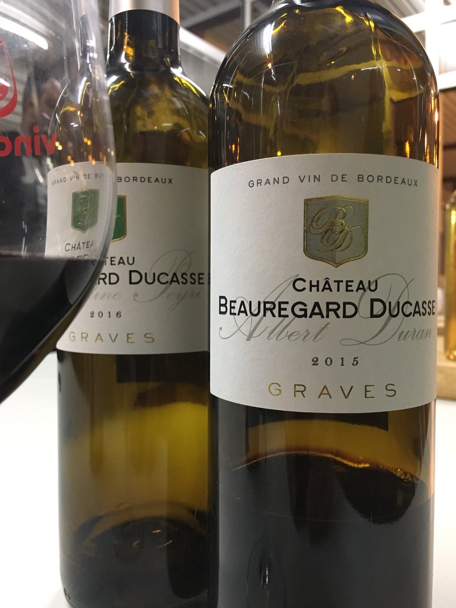 PhHUGON's tweet photo. Très belle dévouverte des vins de @MJPerromat avec @LucPerromat en personne #apero @lesparcelles @wine_funding https://t.co/q5BKtlIQha
