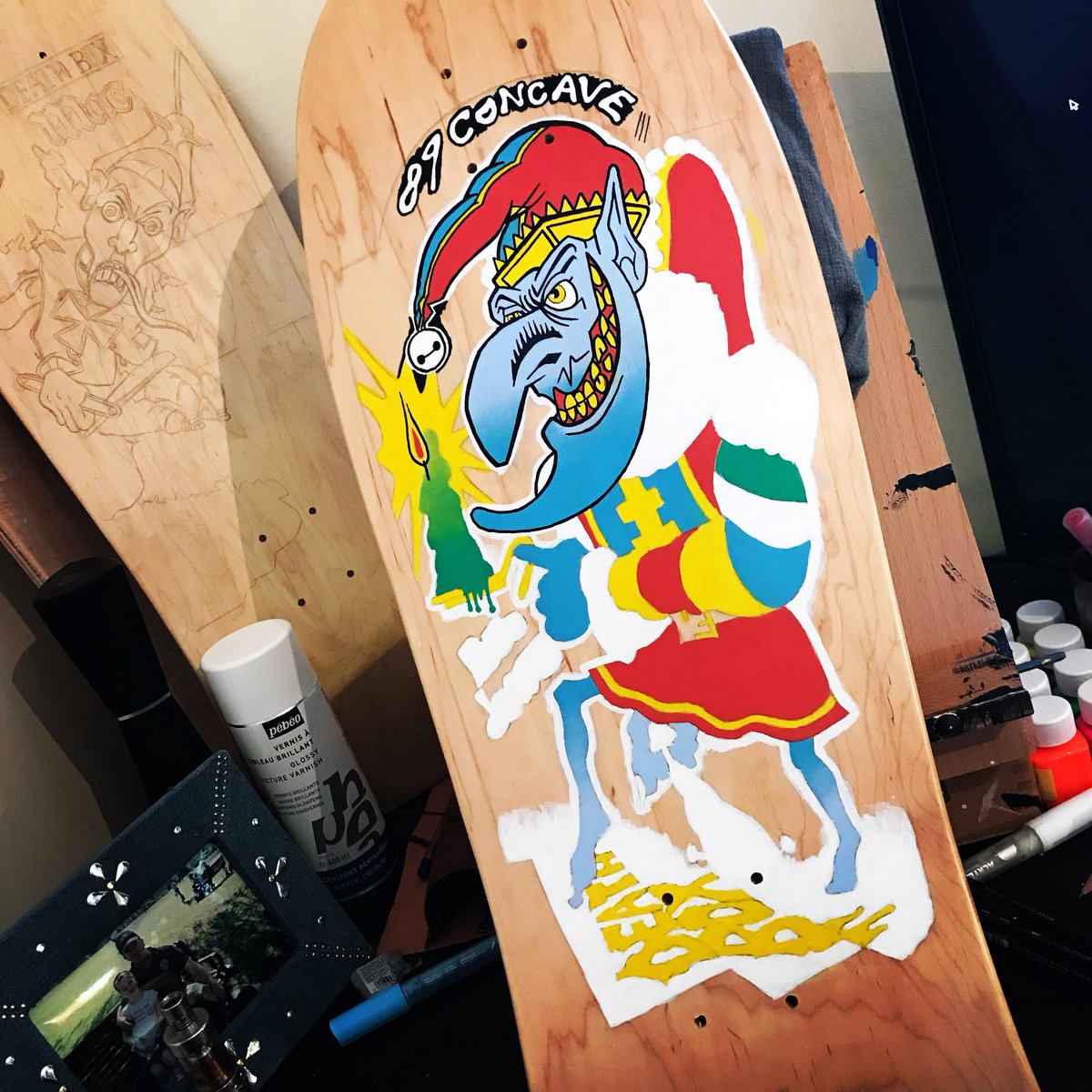 GrahamBArtist's tweet image. Hand painted Death Box Pete Dossett replica. #deathbox #oldschool #skateboard #scateboarding #PeteDossett #89concave