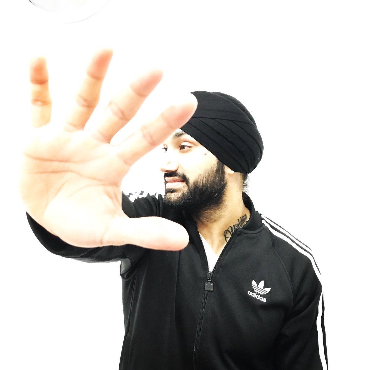 sukhsapra's tweet photo. New Mix is out in 5 Days ๐ฅ
Stay Tuned ๐๐ป
#DjTripleS #PartyRoc #BhangraDj #BollywoodDj #HipHopDj #Top40Dj #BhangraMusic #NewMix #Remix #DjLife #PunjabiMusic #PunjabiDj #Adidas https://t.co/gGiaXo0onI