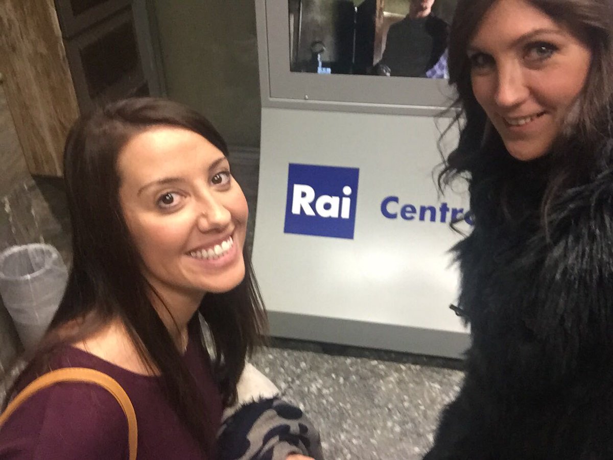 SAB_volley's tweet photo. Oggi Oltre La Rete, il programma di @Maucolantoni con Andrea Lucchetta in onda su @RaiSport, si colora di giallonero! 💣
Dalle 22.45, infatti, saranno presenti in studio Valeria Caracuta e Cristina Barcellini! 💪📺
Tutti sintonizzati!! https://t.co/zE5QNga8r0