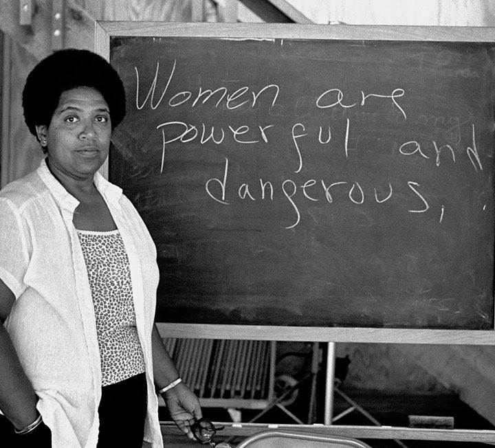2mrosSia2day's tweet photo. “How do I define the shape of my impact on this earth?” - Audre Lorde as shared by @tanayawinder has use contemplating “How do you change the narrative for your students?” #ACPA18 #Highered #Impact #StuDev https://t.co/w5swzoclxE