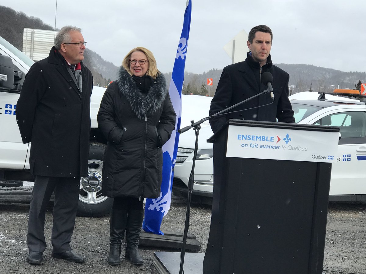 annclarav's tweet photo. Annonce d’investissements routiers 2018-2020 pour les Laurentides en compagnie @AvecAndreFortin &amp; @YvesStDenis . #PolQc #route2018 https://t.co/jjqlJ8My5R