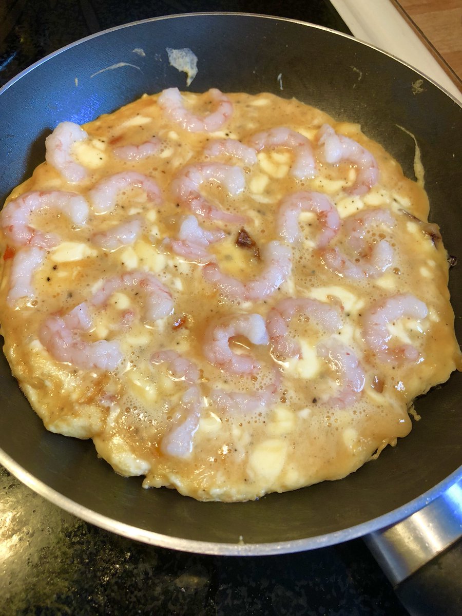 fantasycooking's tweet photo. Lunch: 🍤 Shrimp omelette 🍳 with cream fraise, red onion and red pepper. https://t.co/eTi0dt3Jdy