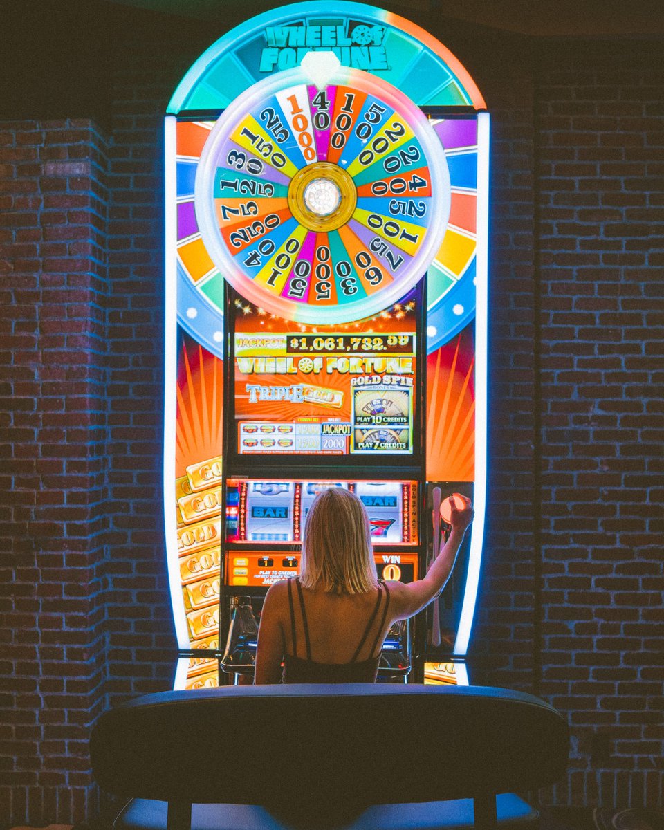 HardRockHotels's tweet photo. Are you feelin' lucky? #finduslost https://t.co/YHpsHmLiXs