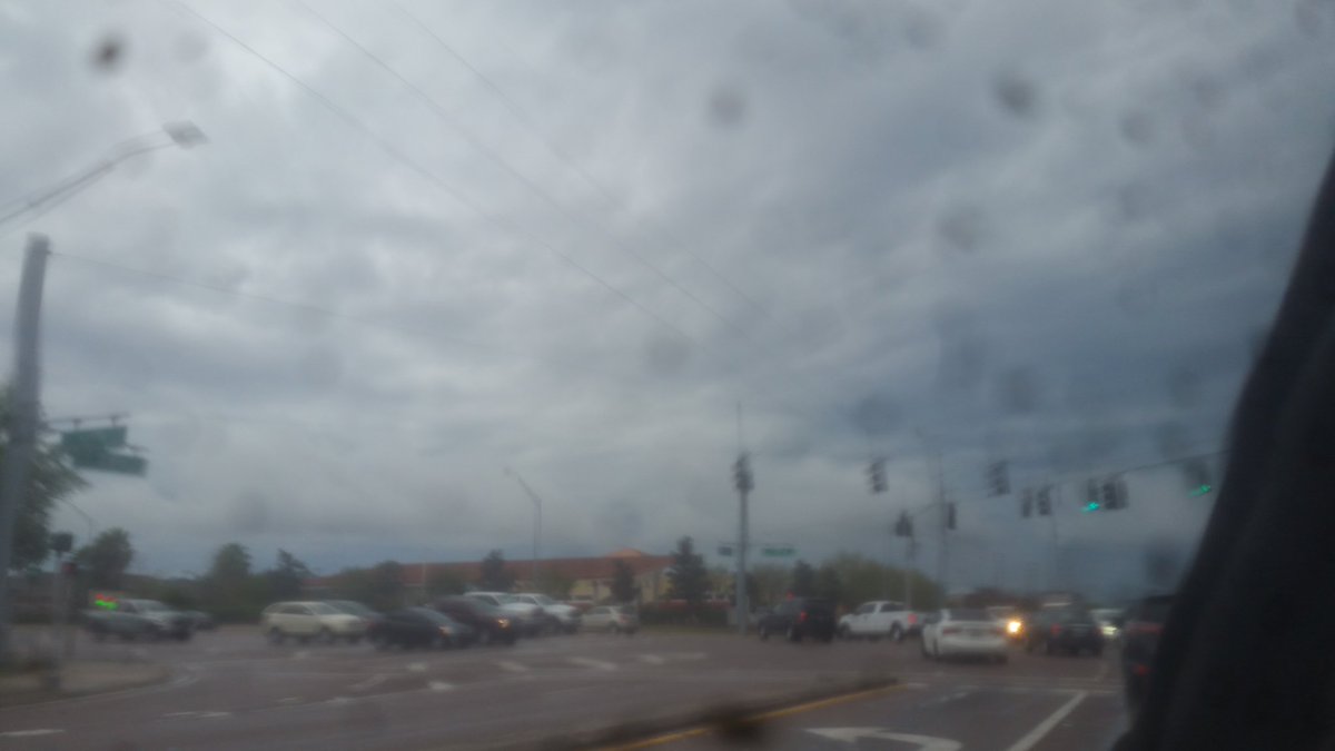 kirkwoodjones's tweet image. #DigThis A #ColdFronts Come through &amp;amp; the rain Associated with these fronts somehow diminishes over land where the temp are at least  75° and intensifies over the Gulf @ 67°-70°. #Geoengineering
#HeadScratcher #OpChemtrails #RainRetardant @Kt23kartracer @Seanras @OpChemtrails