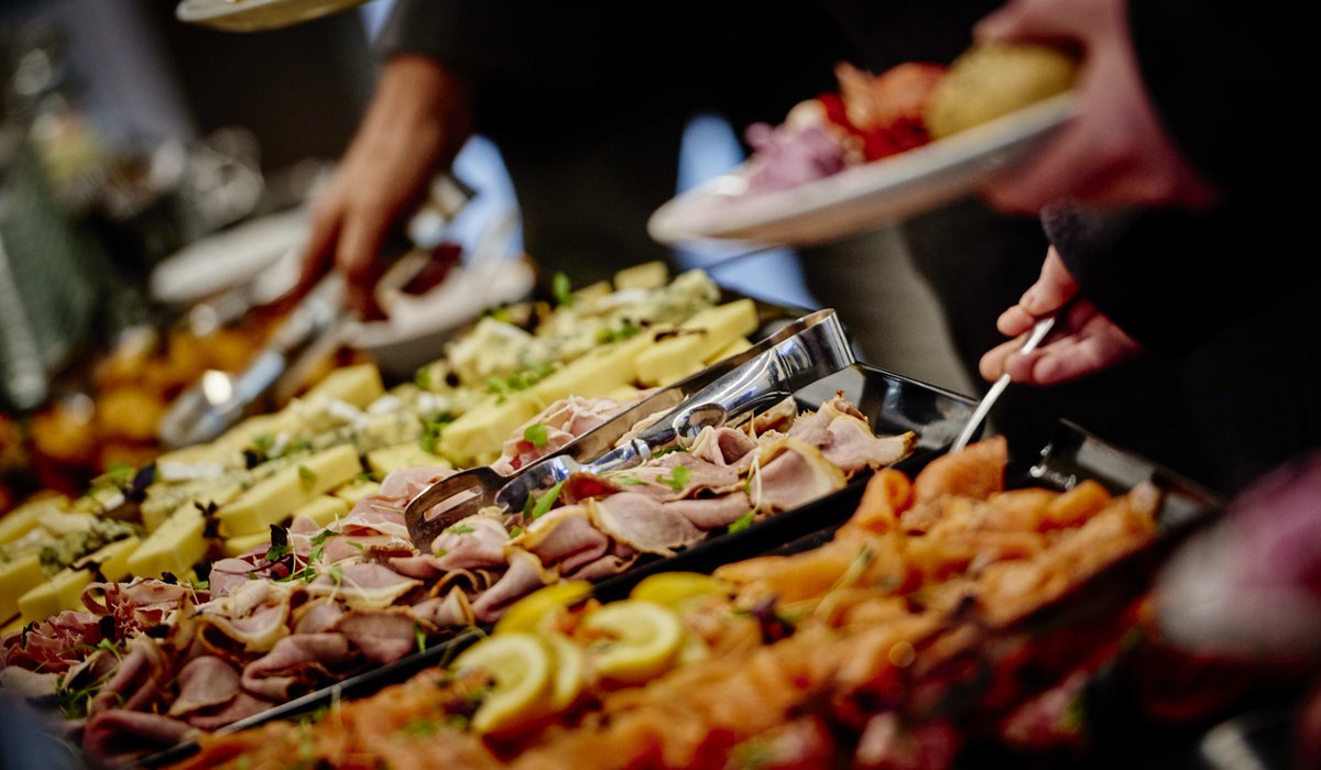 GraceAndFlav's tweet photo. From a bespoke VIP dinner to buffet lunches, Grace &amp; Flavour are on hand to help create and deliver your perfect event. Find out more about us at https://t.co/nZnZNu10Bx https://t.co/JDcvpboq3I