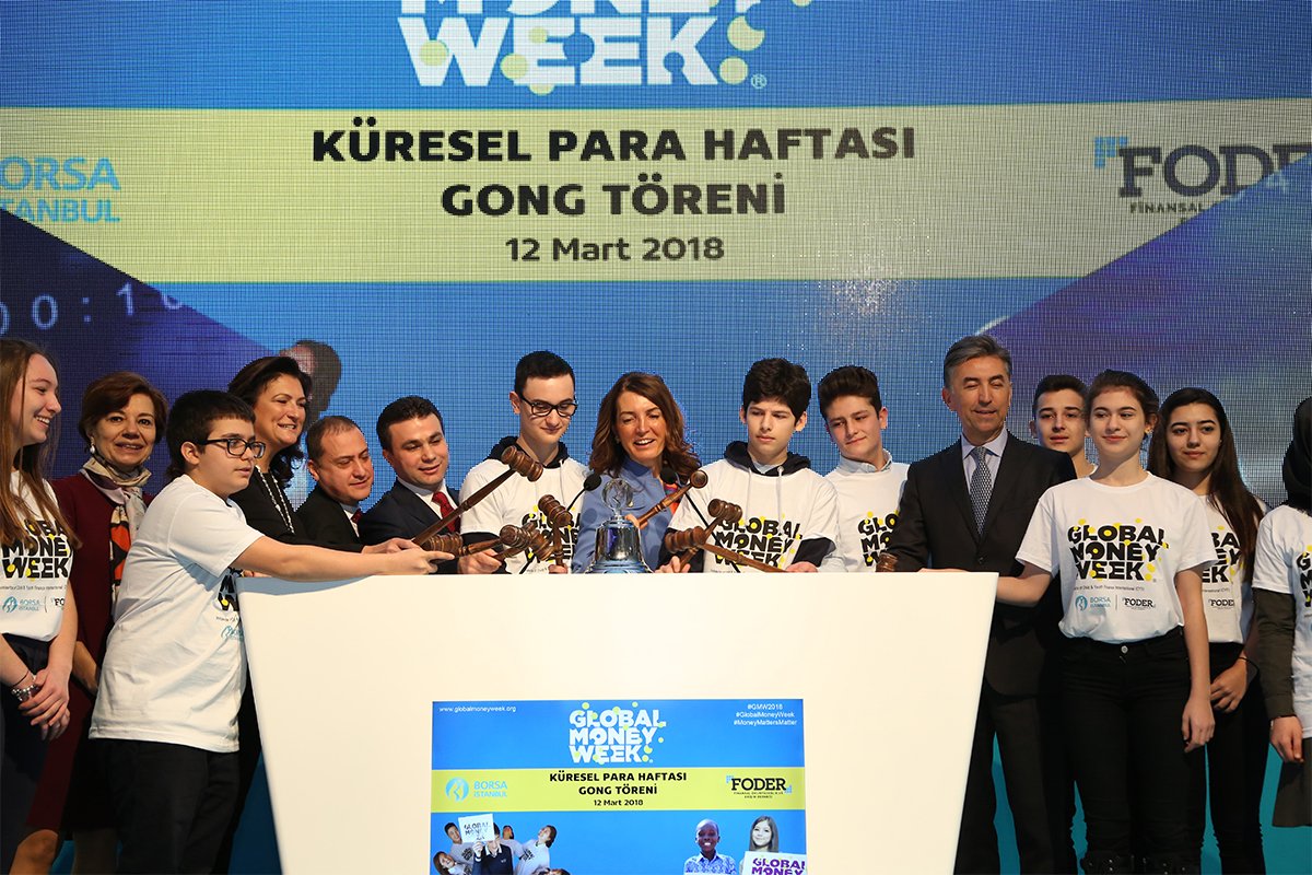 BorsaIstanbulEN's tweet photo. Global Money Week started by an #OpeningBellCeremony at Borsa İstanbul, along with 130 countries all over the world. 🛎️ #MoneyMattersMatter #GlobalMoneyWeek #GMW2018 https://t.co/Ivr4Bx84wi