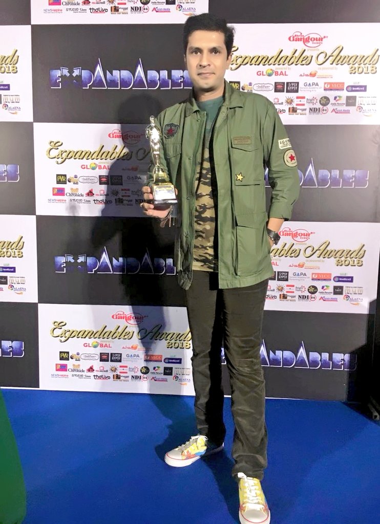 DIVYASOLGAMA's tweet photo. PVR EXPANDABLES 2018 AWARD -
Best Radio Jockey - RJ #DivyaSolgama ( @RadioNashaIndia ) 👍👍
A truly special award from the media fraternity, awarding to media people from TV, Radio, Newspapers & Websites.
Thank you #TeamExpandables 💕💕💕
#expandablesawards2018 #Expandables https://t.co/ipHMkBZUq2