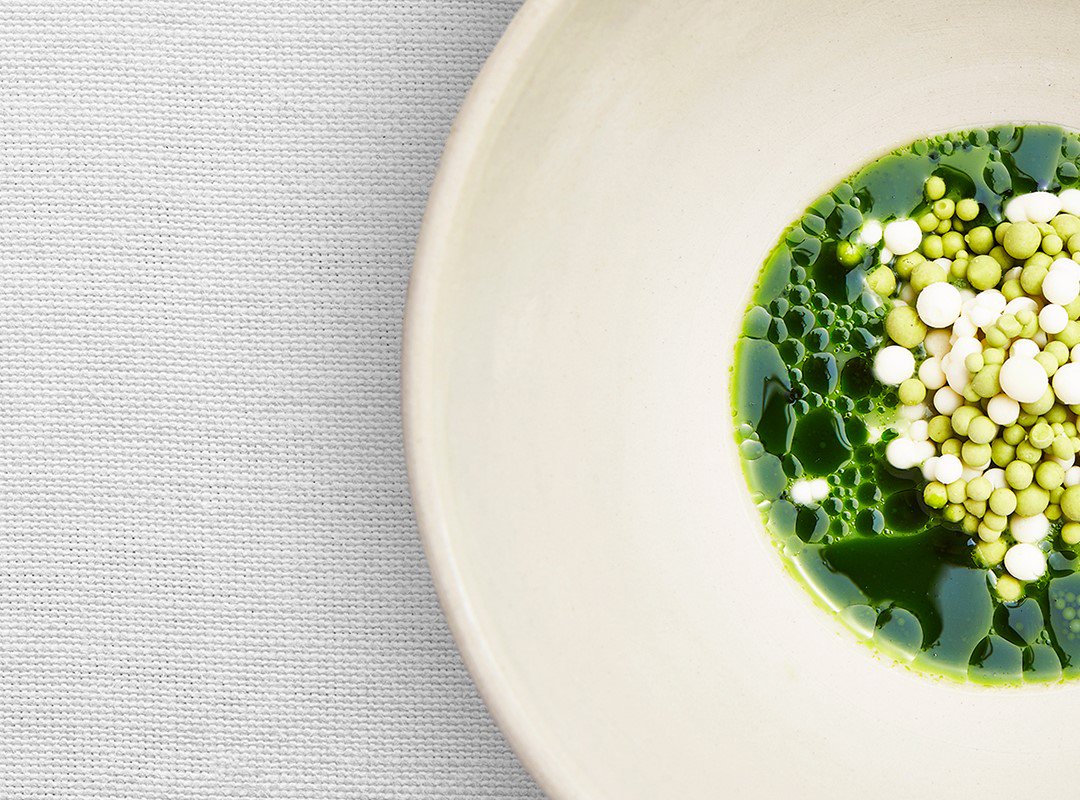 Lexus_Poland's tweet photo. W kwietniu po raz pierwszy w Polsce będzie można spróbować 10* Michelin: https://t.co/oqw4XcDzhV
#LexusHybridCuisine #lexus #lexuspolska #cuisine #foodfestival#finedining #michelinstar #michelinstarchef #michelinguide #50best #bestchef #polishchef #warszawa #omotenashi #Polska https://t.co/0nJvBnIV8t