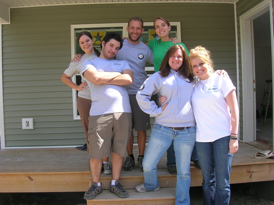 habitatLINY's tweet photo. It's #AmeriCorpsWeek! AmeriCorps Week is a celebration of all things AmeriCorps – the people and programs who have committed to "Get Things Done" in thousands of locations across the country since the program’s inception in 1994. #ThankYou! #Americrops. https://t.co/4atcDrcxd9