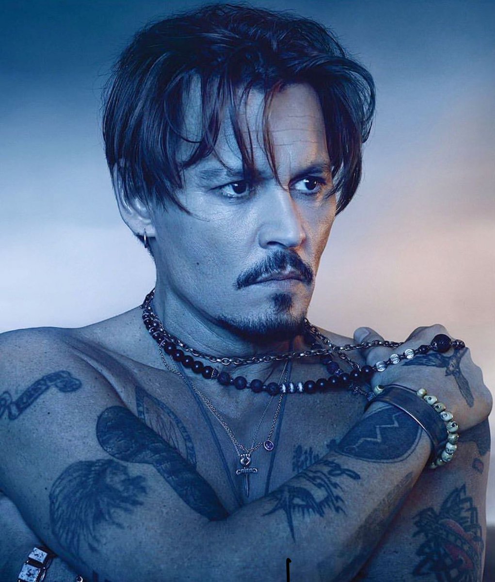 JohnnyDeppMasks's tweet photo. New "Sauvage" 2018 👌 #JohnnyDepp https://t.co/XRRRO0dn6p