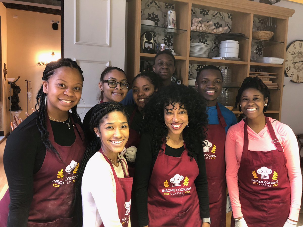 DCHamptonParent's tweet photo. SPRING BREAK MEMORIES:  Some of our @_HamptonU  students spent their Spring Break in Italy.  1st Pic (l to r) Brandi, Alaysia, Cee Cee, Sherri and Amber J.   2nd Pic Italian cooking class with Dr. Maxwell, Sherri, Amire, Wil, Brandi, Alaysia, Cee Cee and Amber J. https://t.co/NtCwFvhTzI
