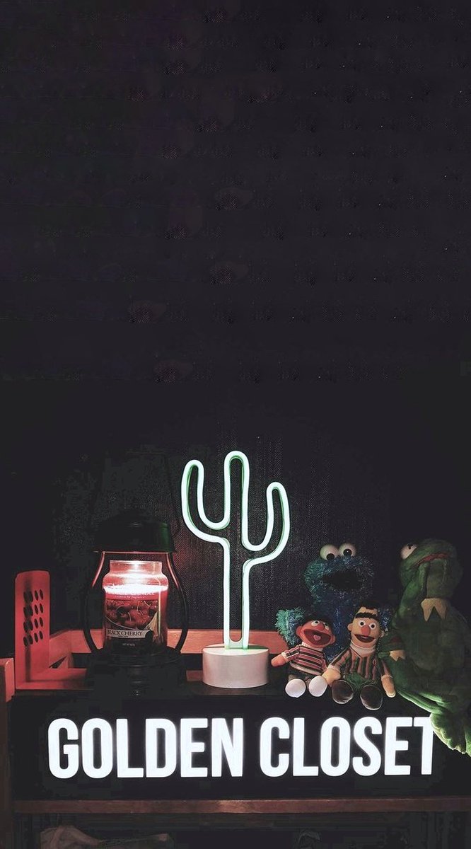 Golden Closet 🎞️