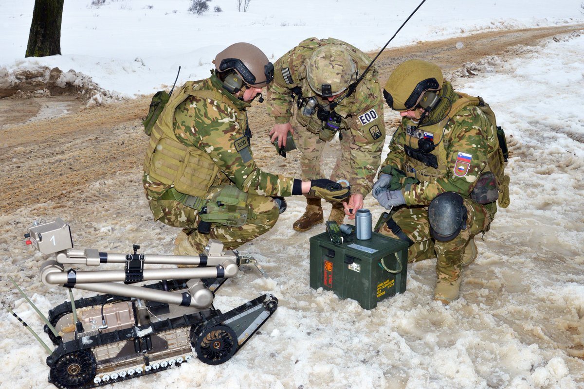 endeavorrobotic's tweet photo. The training never stops! EOD Techs recently trained in the snow with #PackBot at Vanguard 360 in Slovenia. Exercise Vanguard Proof is a combined exercise between the 16th Sustainment Brigade and the Slovene Armed Forces. #defense #NATO @USArmy #Army #USA https://t.co/ZfYXz2KaYq