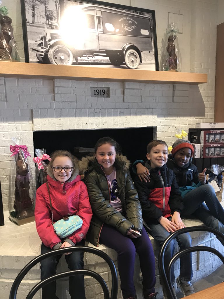 MrsGamble116's tweet photo. Delicious field trip! Learning about Michigan Businesses #sanderscandy @mrsthomas103 @rhayes112 @MichelleBarsh #CSD_AllMeansAll @SandersCandy https://t.co/agX04CZ5CB